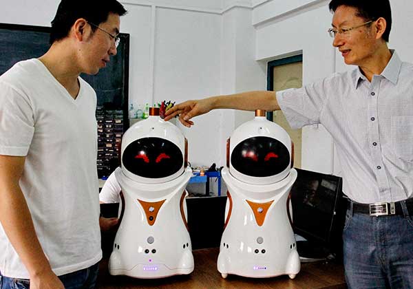 https://www.thechinaagenda.com/wp-content/uploads/2022/04/china-serivce-robots.jpg